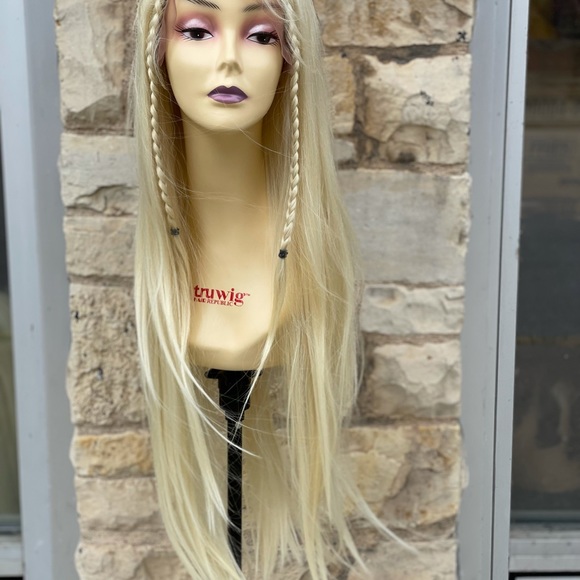 Long blonde Swisslace Wig 613 - Picture 8 of 10